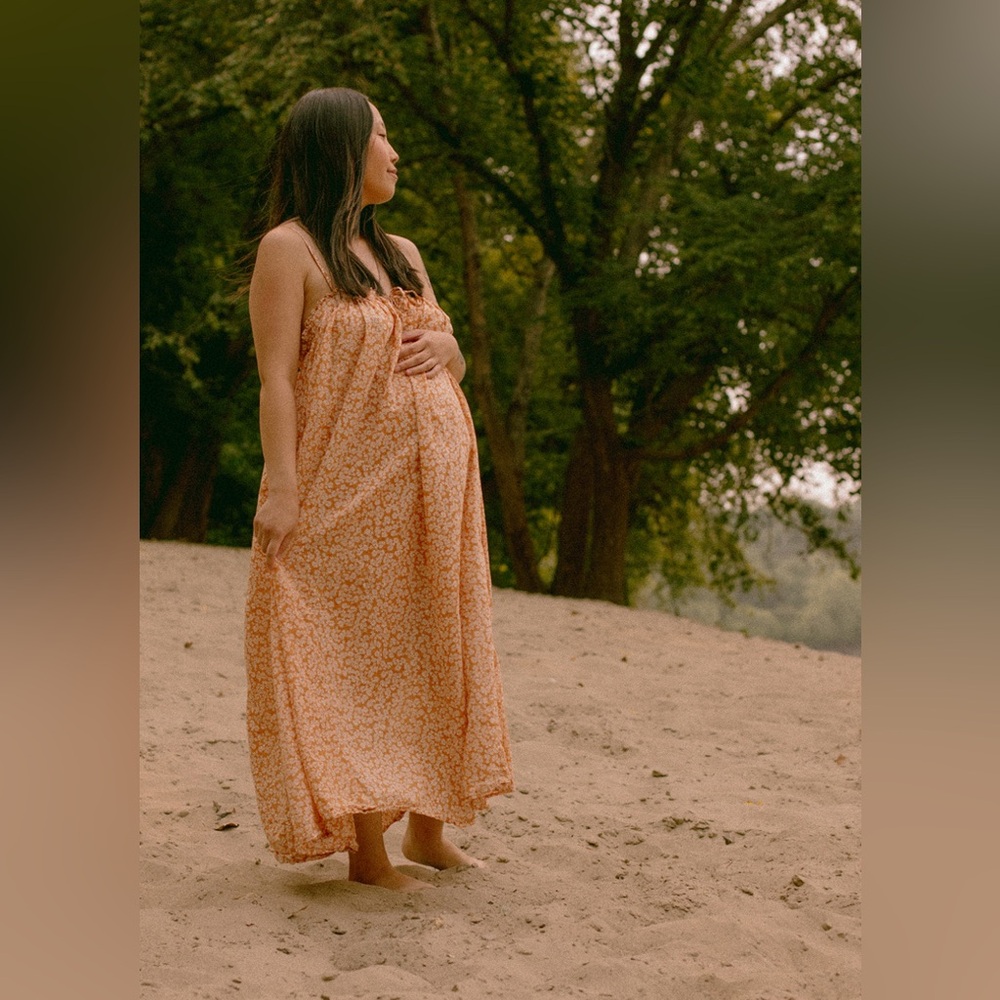 Sleeveless Floral Maxi Dress in Peach